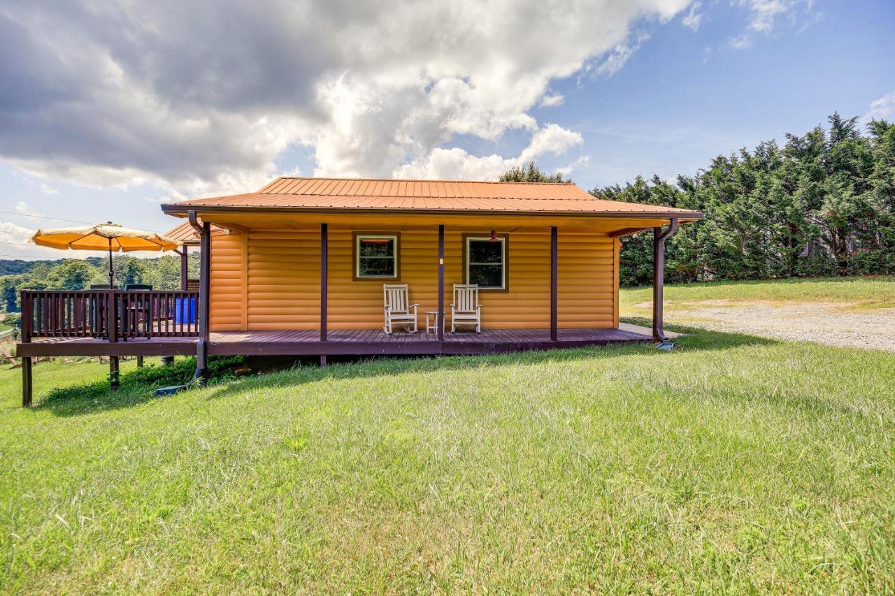 Blue Ridge Mountain Cabin With Views And Hot Tub Sparta Esterno foto