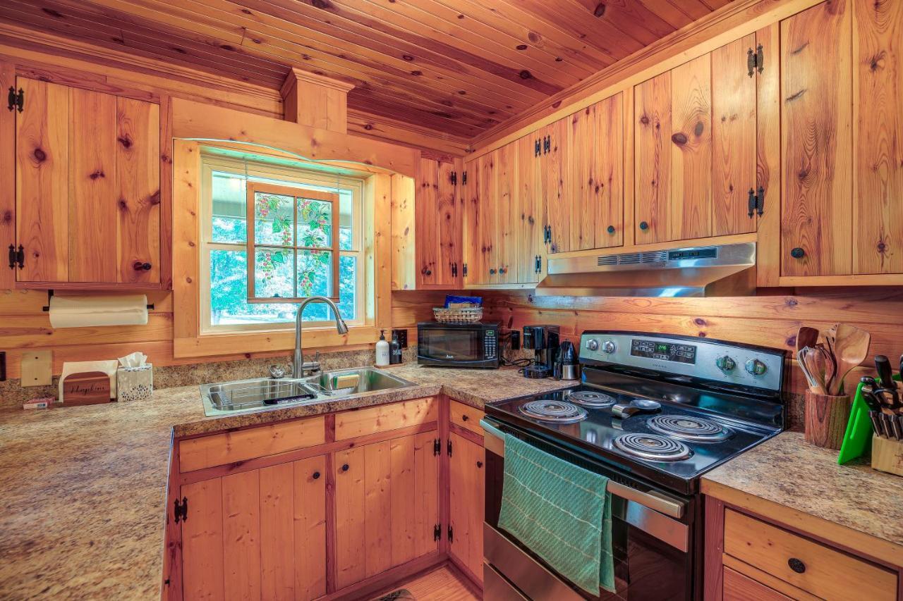 Blue Ridge Mountain Cabin With Views And Hot Tub Sparta Esterno foto