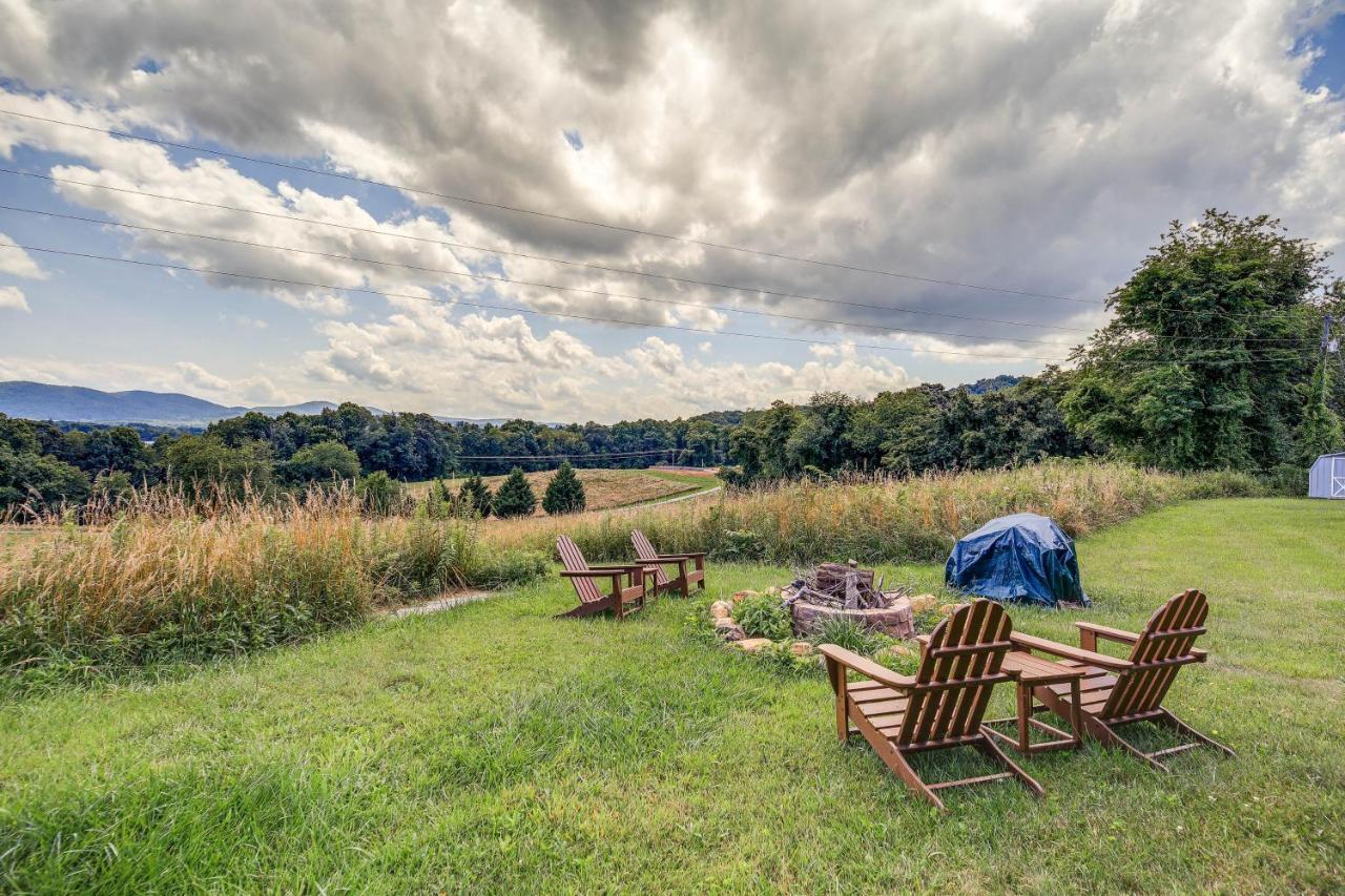 Blue Ridge Mountain Cabin With Views And Hot Tub Sparta Esterno foto
