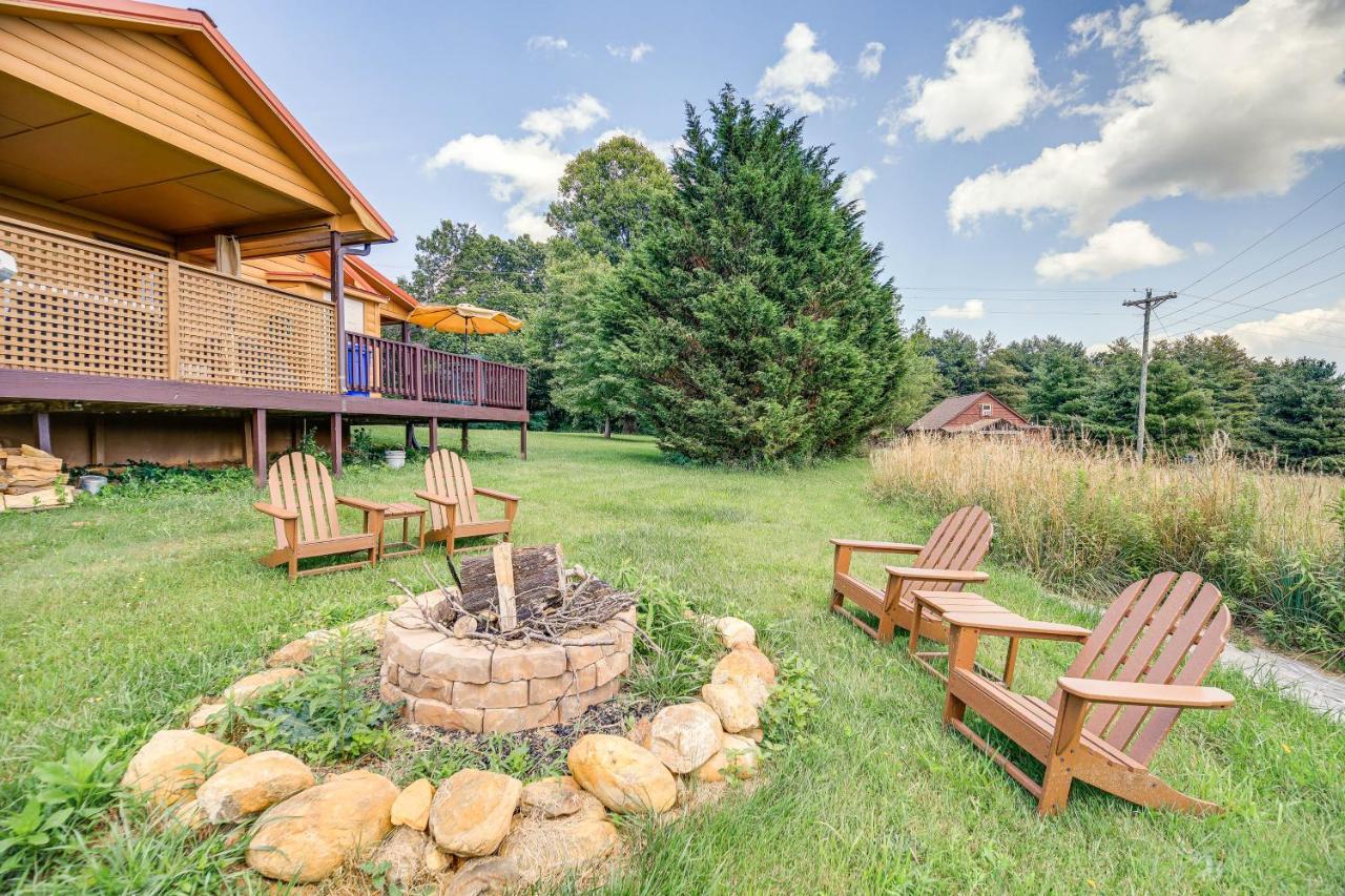 Blue Ridge Mountain Cabin With Views And Hot Tub Sparta Esterno foto
