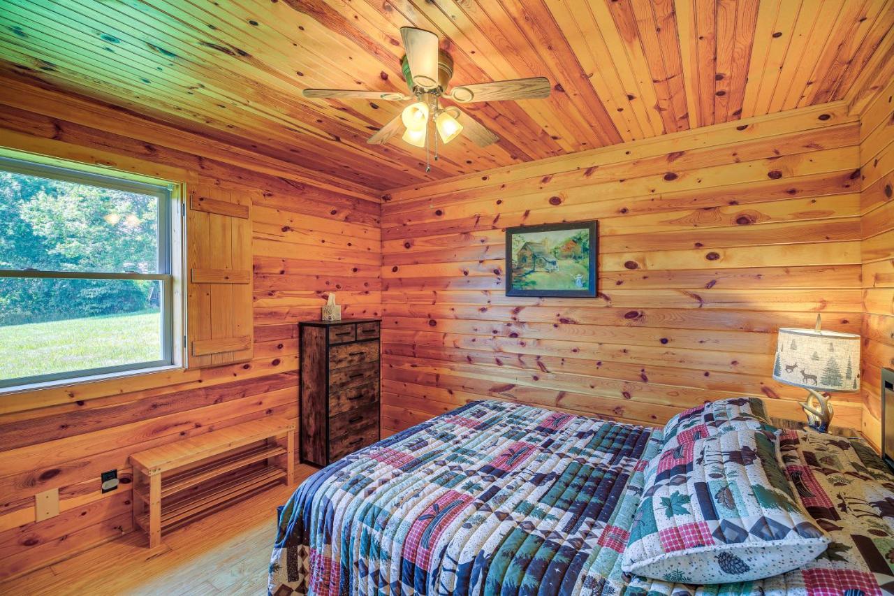Blue Ridge Mountain Cabin With Views And Hot Tub Sparta Esterno foto