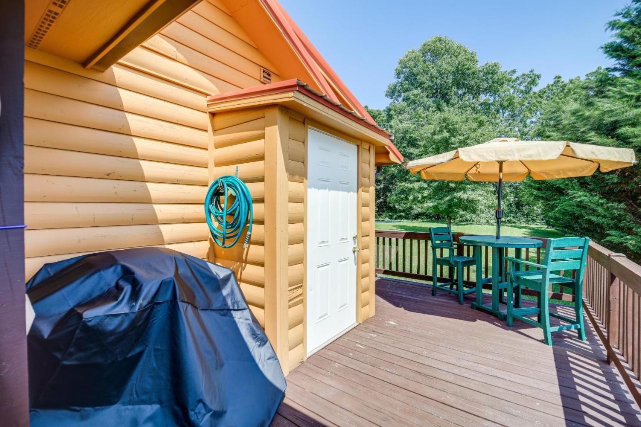 Blue Ridge Mountain Cabin With Views And Hot Tub Sparta Esterno foto